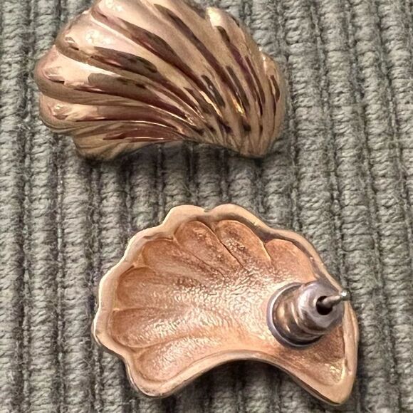 5 pair of  gold earrings ships, dangly & swoops gently used - Picture 7 of 8